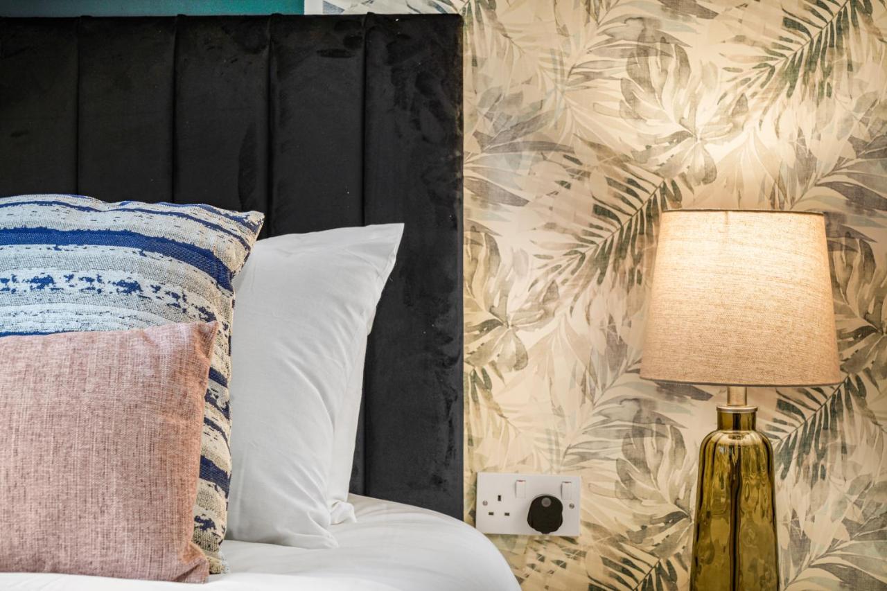 Boutique Shepherds Bush Abode- Garden- Sleeps 12 Londres