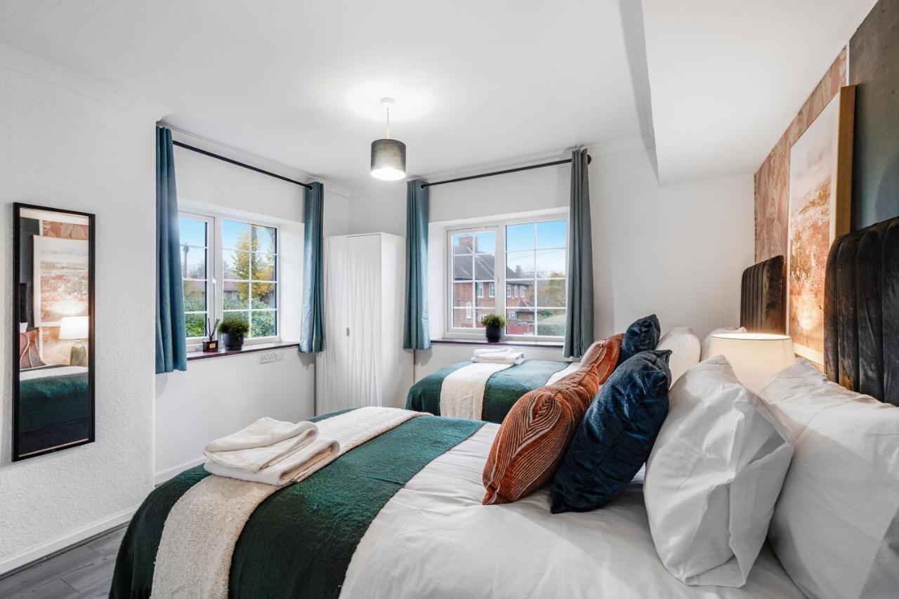 Boutique Shepherds Bush Abode- Garden- Sleeps 12 Casa de Férias