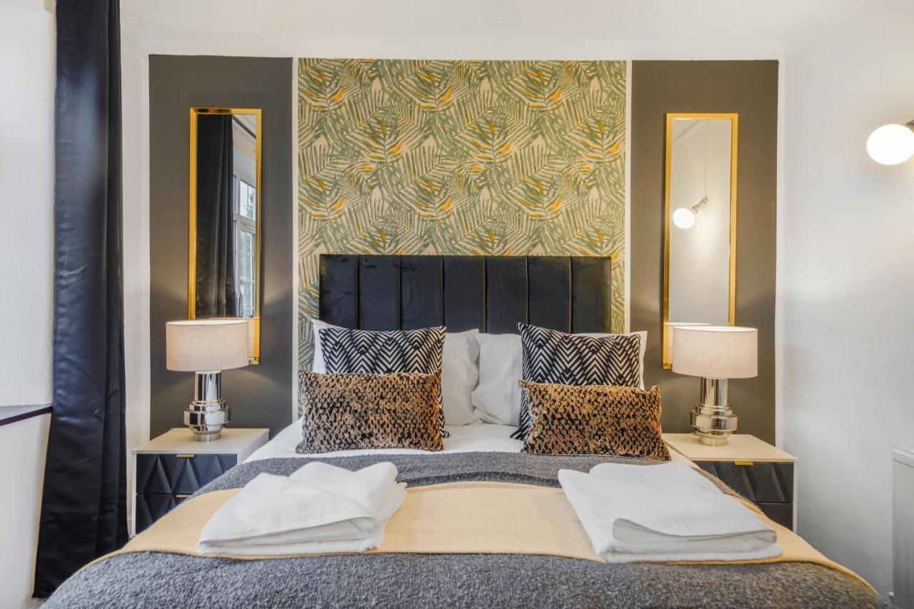 Boutique Shepherds Bush Abode- Garden- Sleeps 12 Londres